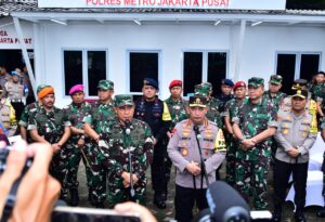 Panglima TNI dan Kapolri Cek Kesiapan Pasukan Pengamanan Pemilu 2024 di Silang Monas