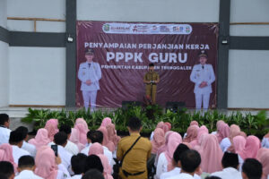 Bupati Trenggalek Serahkan 546 SK Perpanjangan Kontrak PPPK Guru dengan Fokus Peningkatan Kompetensi