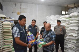 Pastikan Stok Beras Aman, Satgas Pangan Trenggalek Lakukan Sidak