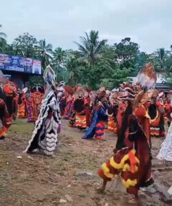 Gemilangnya Ratusan Seni Barong Sambut Mas Edhie Baskoro Yudhoyono di Trenggalek