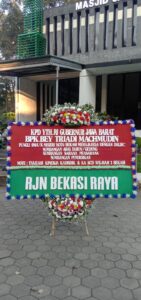 Keluhan Orangtua murid adanya Pungli di sekolah SMA N kota bekasi,RJN kirim karangan bunga