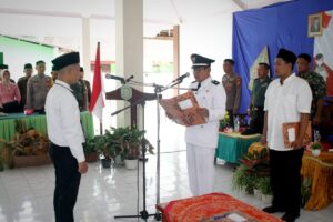 Kades Gembleb Lantik Ahmad Fathoni Sebagai Perangkat Desa Kasi Kesejahteraan