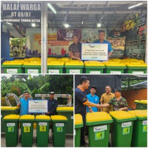 FajarPaper Serahkan 190 Unit Tempat Sampah ke 10 Desa di Kab. Bekasi, Dukung Program Kampung Iklim