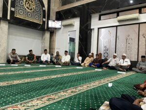 Sinergitas antara TNI-Polri dan Bhabinkamtibmas Kelurahan Padurenan