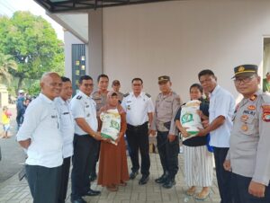 Polsek Bantargebang Monitoring Penyaluran Pangan Beras didua Kecamatan