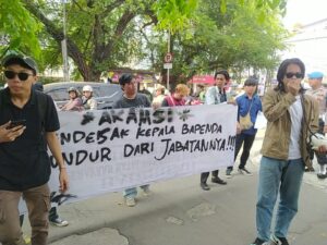 AKAMSI ,Geruduk Kantor Bapenda Pertanyakan Terkait Pelesiran Ke Sleman