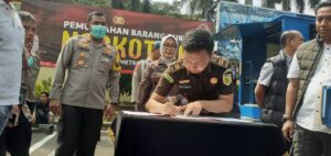 Bersama Unsur Forkopinda Polres Metro Bekasi Lakukan Pemusnahan Barang Bukti Sabu dan Ganja