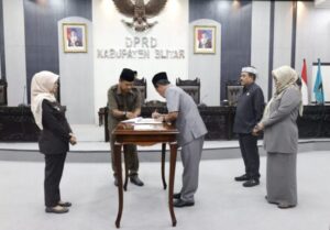 Paripurna Persetujuan Bersama antara Kepala daerah dengan DPRD Kabupaten Blitar terhadap Ranperda RPJPD 2025-2045