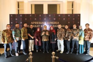 Pj. Wali Kota Bekasi Raih Apresiasi Penghargaan Sebagai Penjabat Kepala Daerah dengan Kinerja Total dan Ekonomi Daerah Fiskal Tinggi