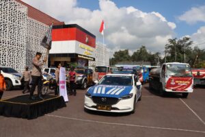 Atasi Dampak Kekeringan, Polres Trenggalek Kirimkan Bantuan Puluhan Ribu Air Bersih ke 19 Desa