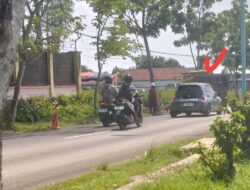 Pengendara Bermotor Mengeluhkan Truk Pengangkut Pasir Dari Tambang Yang Berlokasi di Desa Watukebo Kecamatan Blimbingsari Banyuwangi