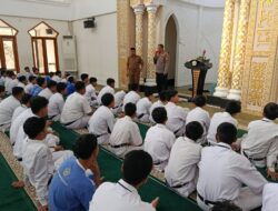 Polsek Medan Satria Laksanakan Penyuluhan dan Sambang Sekolah di SMP Taman Harapan