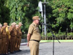 Wali Kota Bekasi Pimpin Apel Pagi dan Serahkan Sejumlah Penghargaan