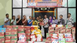 Pemkab Bekasi Kirim Bantuan ke Sumatera, Sekda Turun Langsung Pantau Posko BPBD