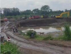Warga Resah, Tambang Pasir Diduga Ilegal di Sungai Brantas Ngantru Gunakan Alat Berat dan Solar Subsidi
