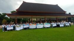 Aksi 100 Anak Rumah Belajar Agape (RBA) di RTH Kanigoro: “Lindungi Anak, Lindungi Masa Depan”