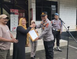 HEBAT! Ibu Rumah Tangga Berteriak Gagalkan Pencurian Motor, Dapat Penghargaan dari Kapolsek
