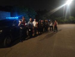 Patroli Mobile Polsek Bekasi Barat: Bergerak Cepat di Malam Sunyi, Rasa Aman Warga Jadi Prioritas Utama!
