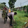 Polisi Tak Hanya Jaga Aman, Bhabinkamtibmas Polsek Bekasi Barat Juga Gelorakan Kebersihan untuk Lingkungan Sehat