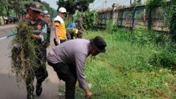 Polisi Tak Hanya Jaga Aman, Bhabinkamtibmas Polsek Bekasi Barat Juga Gelorakan Kebersihan untuk Lingkungan Sehat