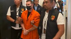 BURON INTERPOL STEVEN LYONS TERTANGKAP DI BALI – INDONESIA TUTUP PINTU UNTUK KORPORASI KEJAHATAN INTERNASIONAL