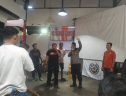 Kapolsek Bekasi Barat Hadir Langsung Nobar Persija vs Persib: Jaga Kondusivitas Lewat Pendekatan Akrab & Humanis