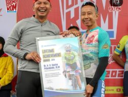 Guntur Priambodo Raih Lifetime Achievement Award di Bromo KOM 2026
