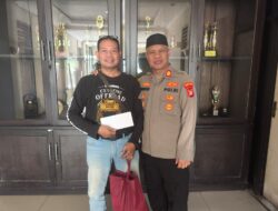 Wujud Kepedulian Kemanusiaan, Kapolsek Bekasi Barat Berikan Santunan dan Dukungan Moril Keluarga Awak Media