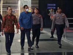 CEGAH HILANGNYA BARANG BUKTI! KPK SEGEL DIKDIBUD DAN RUANG KERJA BUPATI MUARA ENIM