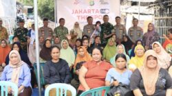 POLRI & TNI DEKATI WARGA! PROGRAM “JAKARTA ON THE SPOT” SERAP KELUHAN DI PERBATASAN KOTA BEKASI, KAMOZA BERSAMA ANAK-ANAK