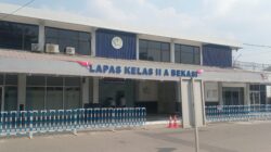 SOP diinjak- injak demi teman dan “Kemanusiaan”, utusan Kadis Disdagperin bebas masuk temui tahanan