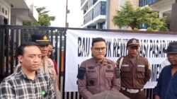 Demo di Kejari Kota Bekasi, Dugaan Pungutan Proyek MCK Bantargebang,Publik Pertanyakan Mengapa hanya Kabid Pasar yang disorot