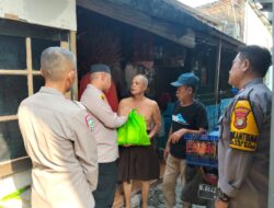 Di Balik Seragam Ada Hati: Kapolsek Bekasi Barat Hadir di Tengah Warga Sakit dan Lansia Kranji