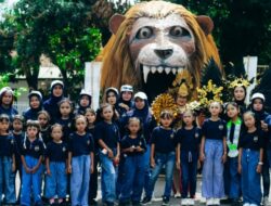 Puncak Kemeriahan HUT RI Ke-81, Pemerintah Desa Sekarputih Gelar Karnaval Diikuti Empat Dusun