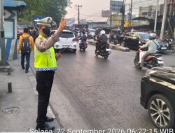 Jaga Jakarta On The Spot: Polsek Bekasi Barat Gelar Pengaturan Lalu Lintas Pagi, Lancarkan Aktivitas Warga
