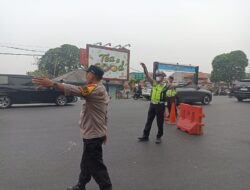 Hadir di Jam Sibuk, Polsek Pondok Gede Jaga Kelancaran Arus Lalu Lintas di Delapan Titik Rawan