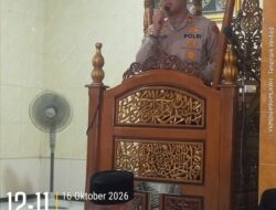 Usai Sholat Jumat, Kapolsek Pondok Gede Ingatkan Warga Jatibening Baru: Bijak Terima Informasi dan Cegah Tawuran