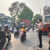 Pimpin Langsung Gatur Lalin di Jam Sibuk Pagi, Kapolsek Bekasi Barat: Hadir Nyata Demi Kelancaran Warga