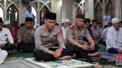 Sholat Jumat Keliling di Jatibening, Kapolres Metro Bekasi Kota Pererat Silaturahmi Polri-Masyarakat